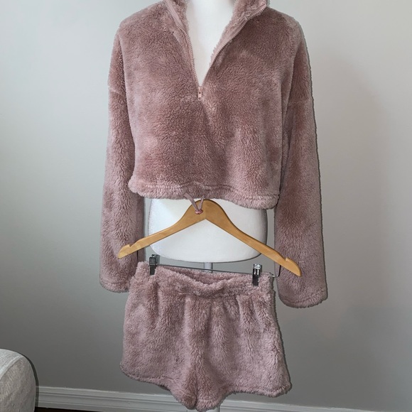 Copper Closet Teddy Pullover and Shorts Set - Picture 9 of 10